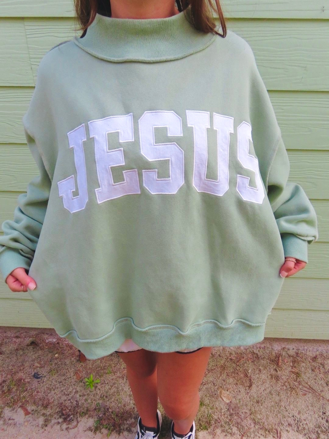 JESUS Mockneck - Sage