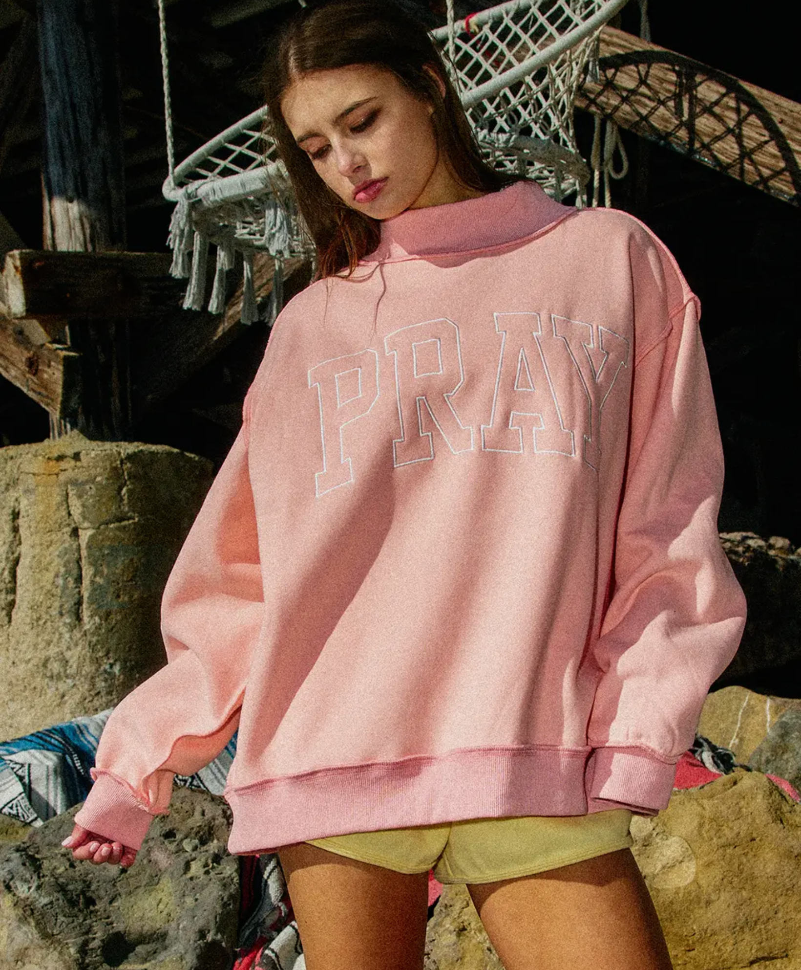 PRAY Mockneck - Coral